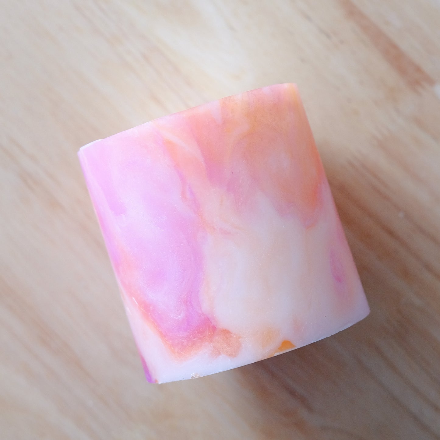 Draw By Ballare - FOG-充滿流動性的設計,特別強調蠟燭的粗糙顆粒感