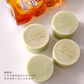 蜂蜜皂－韓國 Korea Aroma Crafts Association 協會是得到韓國政府認可的手工皂協會，其中開辦KACA Simply Soap 天然手工皂證書課程。我們直接師承協會手工皂名師＠kadinwerk。兩天課程，學習並了解使用各種天然素材及液體入皂的注意事項，學習功能手工皂的製作方法，帶走8款共8kg 強調功能性且使用感極佳之素皂成品。課程完成後，學員將獲得由韓國KACA協會頒發的證書，將來便可成為專業的手工皂導師開班授課！